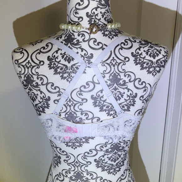 LA SENZA Beyond Sexy - Classic Plunge 36 C - Picture 3 of 7